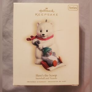 Hallmark Keepsake "Here's  the Scoop" Ornament
